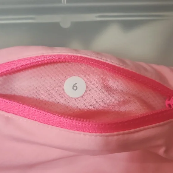 Lululemon Speed Shorts - Picture 5 of 10